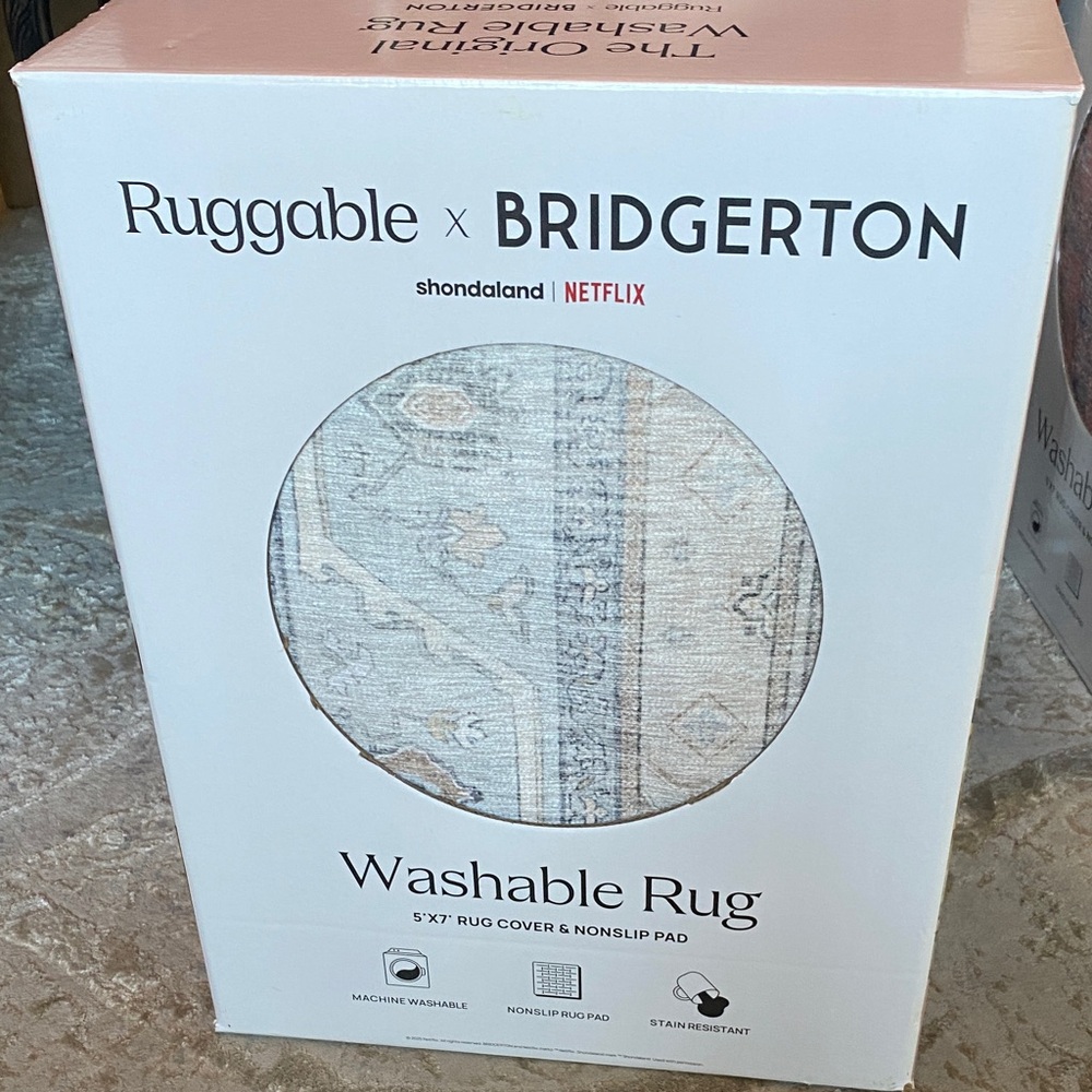 Ruggable x Bridgerton Washable Rug - Blue and Cream